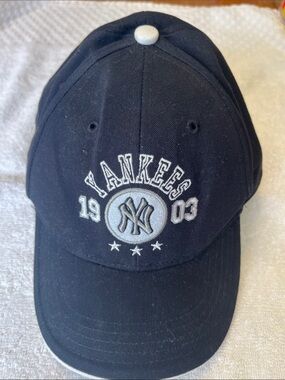 New York Yankees Toddler Black Baseball Cap with White Embroidery